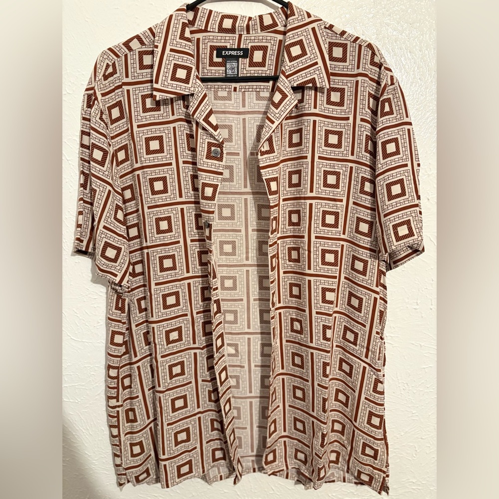Express short sleeve L shirt